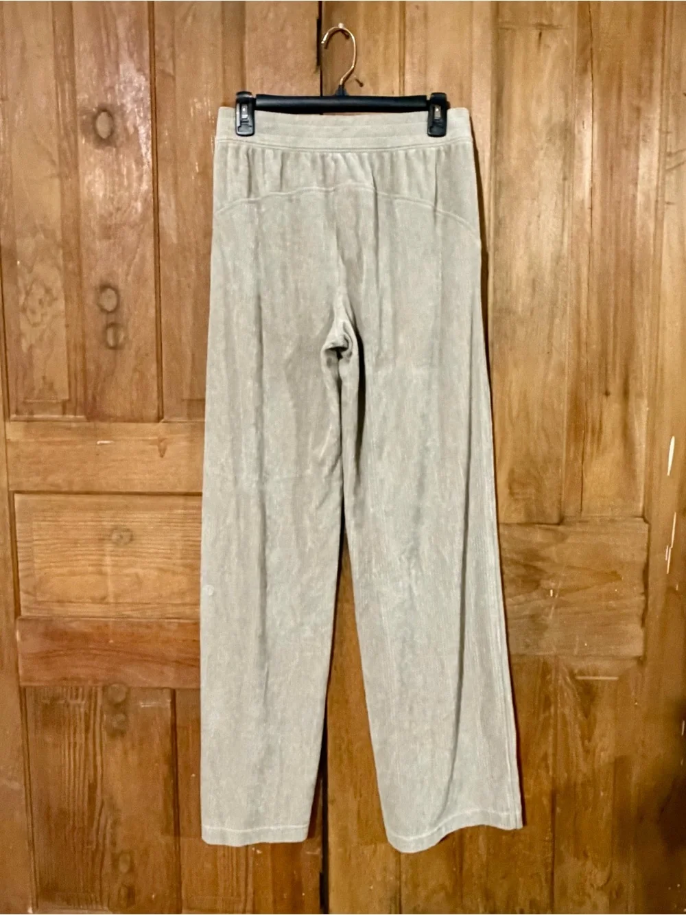 Lululemon – Scuba Mid-Rise Wide-Leg Pant Velvet Cord – Riverstone – Sz. 6